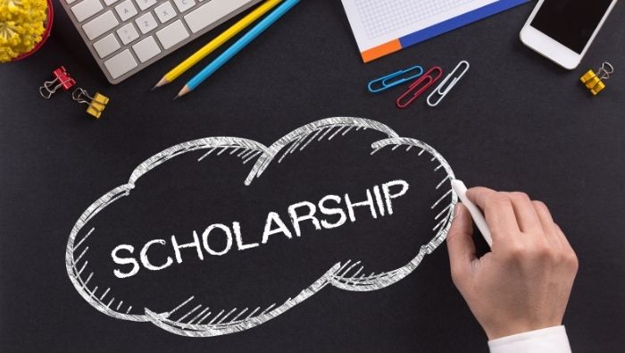 Maximize Your Chance of Winning a Scholarship photo