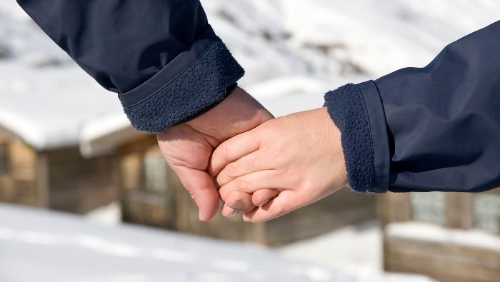 Cheap Ways to Protect Hands in Winter photo